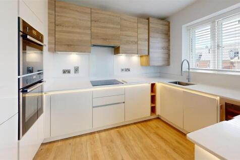 Albury Place 28 Kitchen.jpg