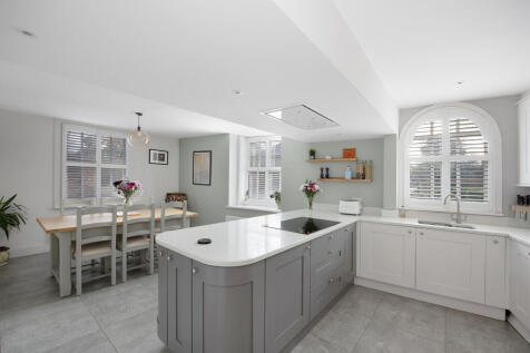 Kitchen/Dining