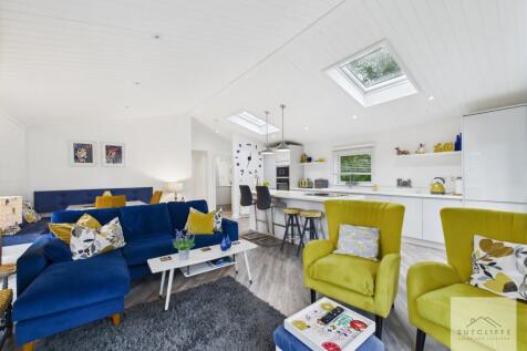 Kitchen / Living Space