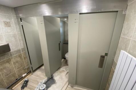 Retail Property (high street) to rent Image 11