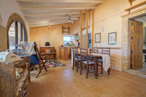 Property Image 100