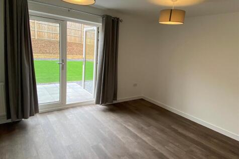 Living Area 2.jpg