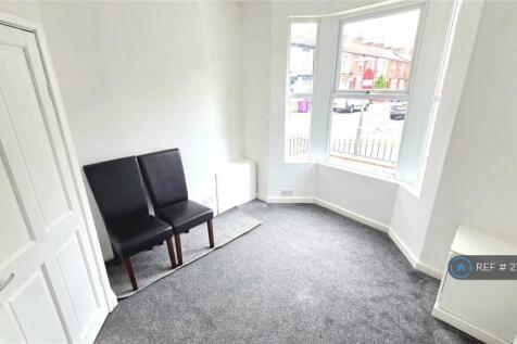 Living Room/Bedroom