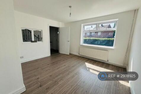 Tully Avenue, Newton-Le-Willows, WA12 photo 4