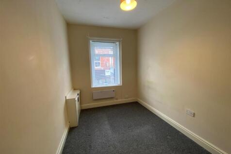 High Street, Barry photo 4