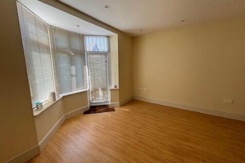 Flat , The Old Doctors House,  Carlton Road, Worksop photo 3