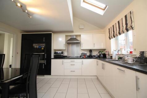 kitchen 2.JPG