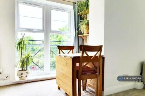Bright And Spacious Dining Area
