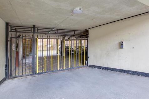 16 Bankside, Corporation Street, HP13 6TA-13.jpg