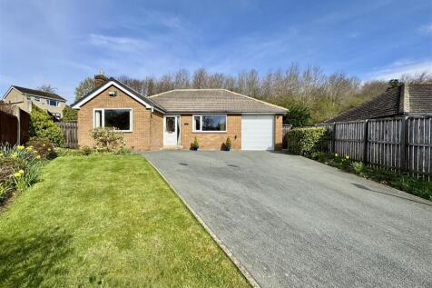 EXTERNAL FRONT, GARAGE AND DRIVEWAY