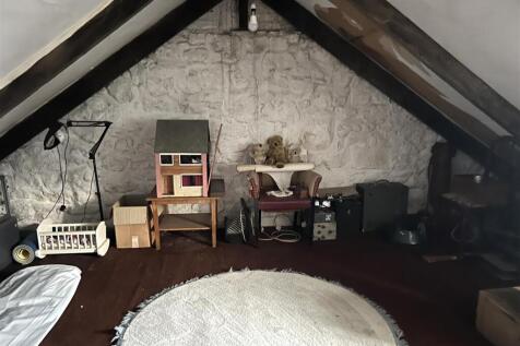 Attic Room 2 (bed 6)