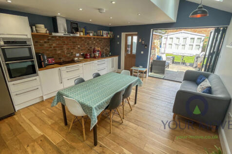 Kitchen/Breakfast Rm