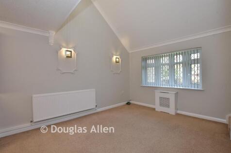 Lounge/Dining Area