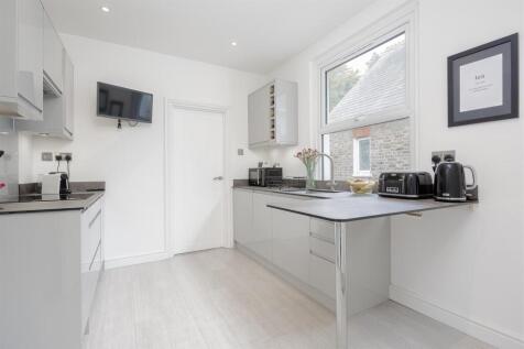 flat-lyme-regis-road-banstead-107.jpg