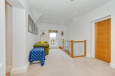 4 bed, 3 bath Detached in Sheffield - Photo 36