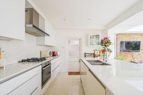 Palmerston Road, N22, Bowes Park, London, N22 photo 4