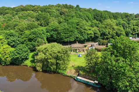 HOUSE AND MOORING