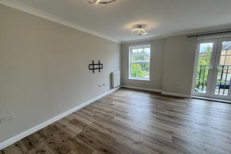 Truscott Avenue, Redhouse, Swindon photo 3