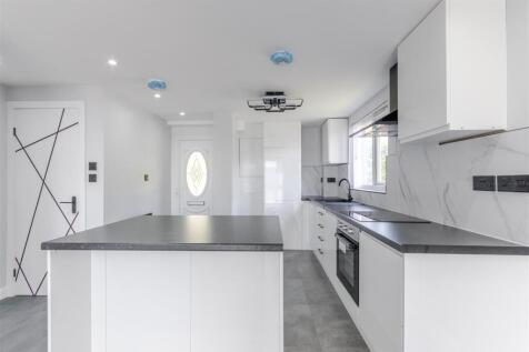 Kitchen 4.jpg
