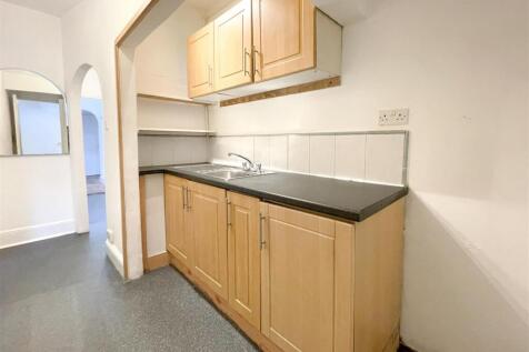 Kitchen/ Preparation Area