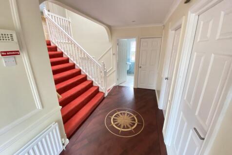 2 Park Drive, Leamington Spa photo 5