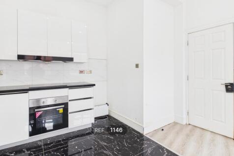 Kitchen &amp; Living area