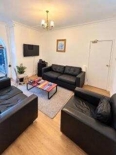 5-bed house on Welby Avenue, Nottingham, £3,033/mo