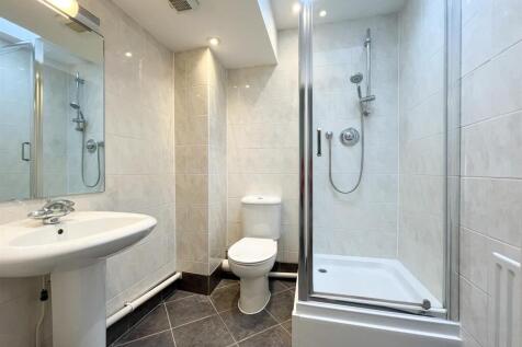 bathroom (1 of 1).jpg