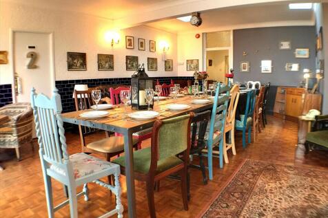 Dining Room e.JPG