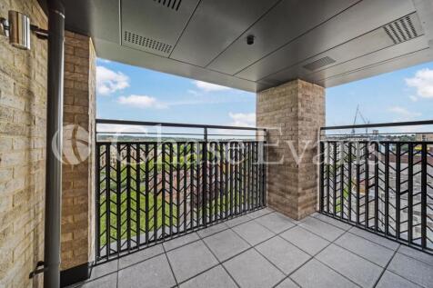 Carmelia House, Aero