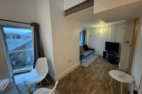 Cadogan Road, SE18 photo 4