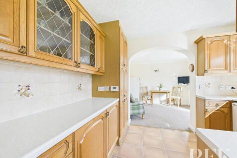 Open Plan Kitchen / Dining