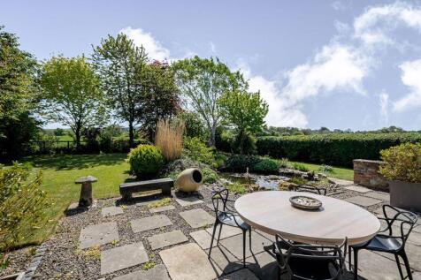 Terrace and gardens