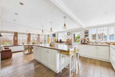 Open Plan Kitchen/Dining Room