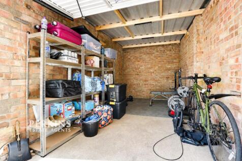 GARAGE.jpg
