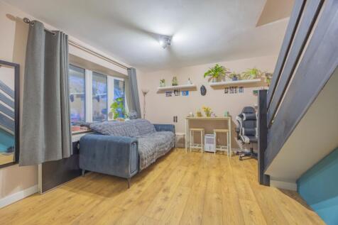Ewemove Taunton Kenwyn Close (1)