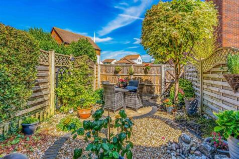 52 Warblington Street, Portsmouth-Small-PorticoMar