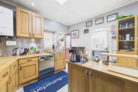 361 Two Mile Hill Road, Kingswood, Bristol BS15 1A