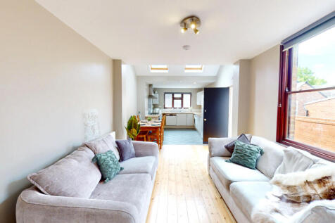 8-bed semi-detached on Seely Road, Lenton, Nottingham, NG7 1NU, £4,507/mo