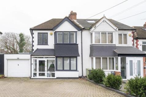 Roding Lane North, IG8