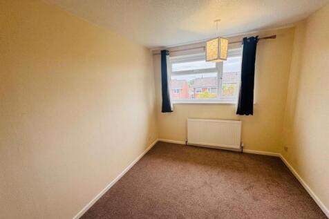 Fairmead Close, Wildwood, Stafford photo 5