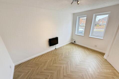Danby Avenue, Bradford, West Yorkshire, BD4 photo 2
