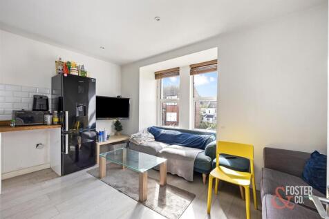 Whippingham Road, 22 (upstairs flat)-008.JPG