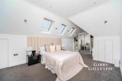 Gunnersbury Avenue, London, W5 photo 4