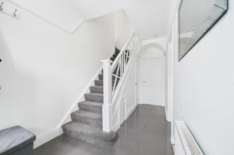 CAM02195G0-PR0093-STILL002