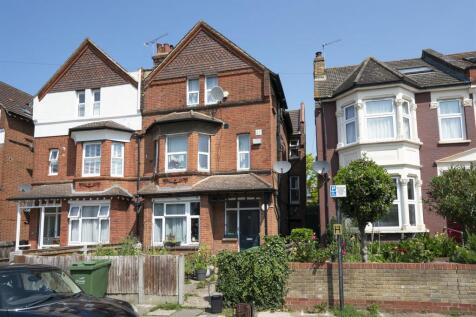 22 Fairmile Avenue SW16 external.jpg