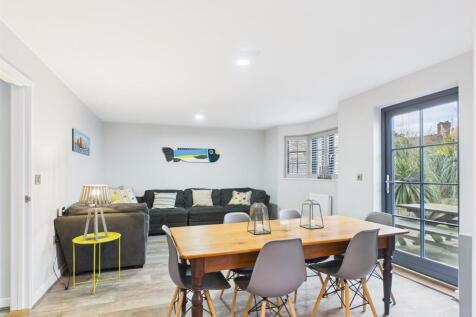 10 Oaks Court Thorpeness IP16 4FF Living &amp; Dining 