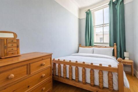 Lansdowne bed.jpg
