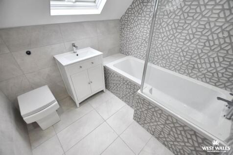 2 - 2025-11-16T204350.735.jpg