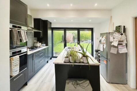 Beeston Grove, Stockport, Greater Manchester, SK3 photo 4